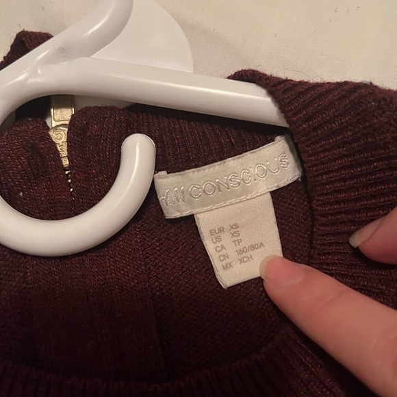 ! 2 for 20 ! Long Red Maroon Sweater - Picture 6 of 6